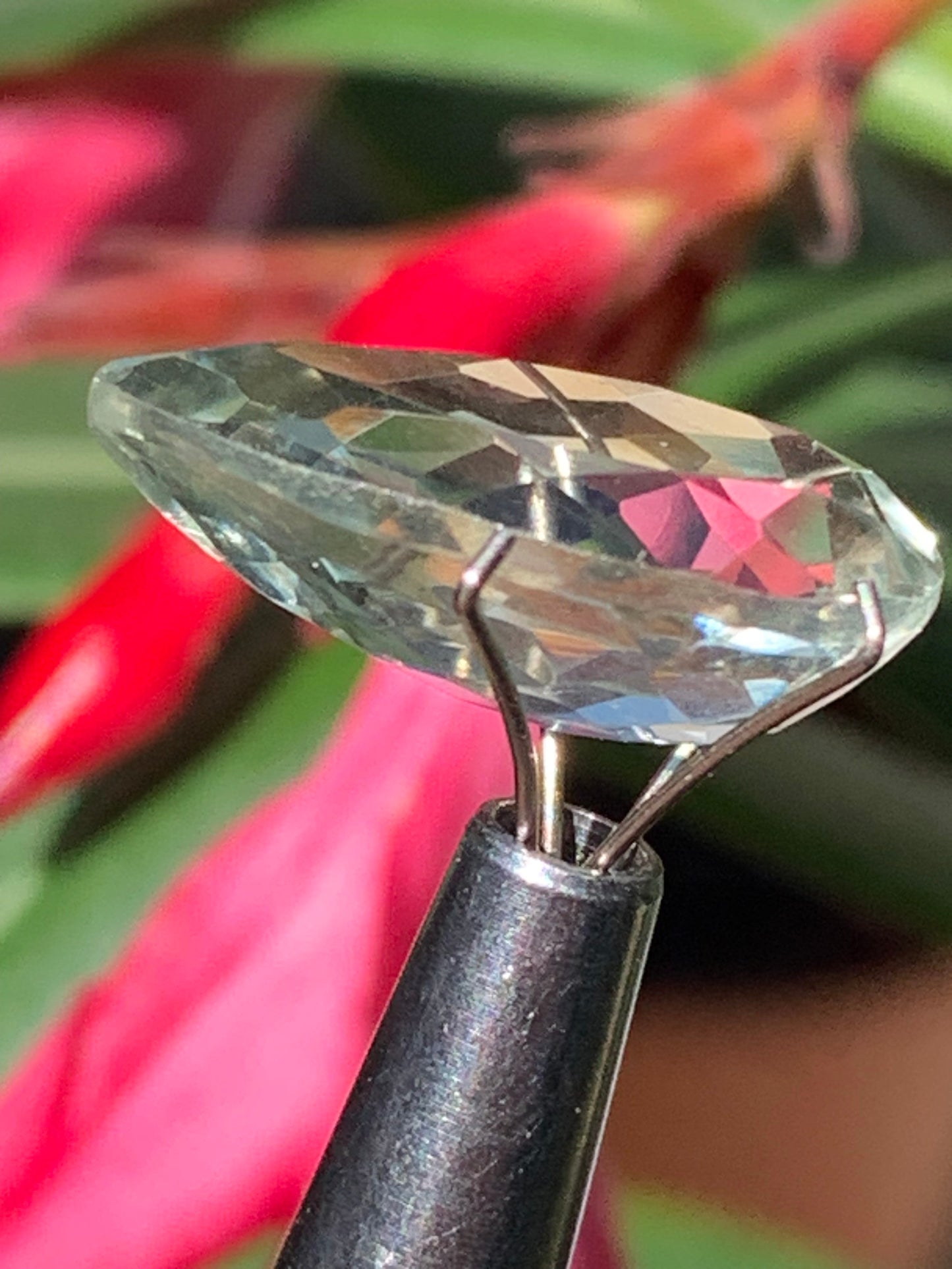 Prasiolite/ Améthyste verte, pierre taillée de 18mm x 12 x 7 - 8,5 carats. Parfait en bijouterie, collection ,exposition...