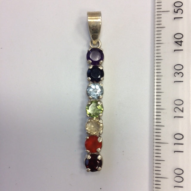Pendentif '7 chakras' en Argent 0.925, pierres de qualité 'gemme', sertis de 55 millimètres de hauteur x 5 x 4 millimètres. Superbe pièce, parfait !