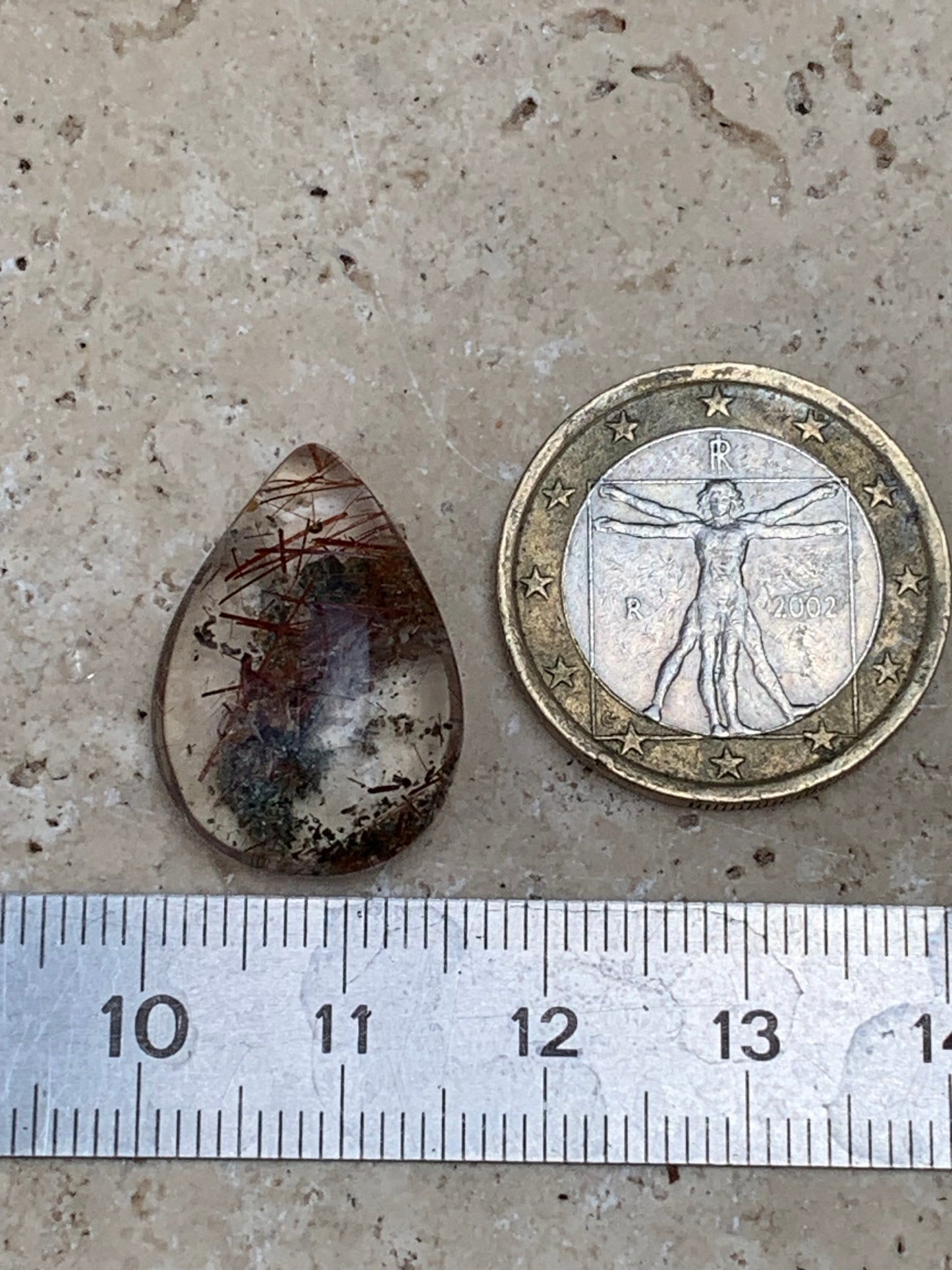 Cristal de roche 'Lodolite', cabochon de 22mm x16 x 7 - 15 carats. Parfait en bijouterie, collection ,exposition, etc