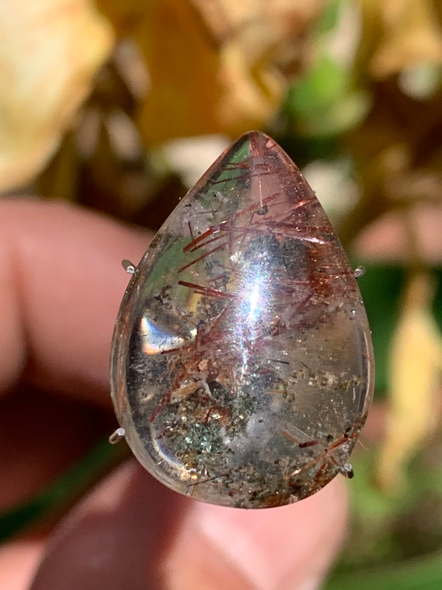 Cristal de roche 'Lodolite', cabochon de 22mm x16 x 7 - 15 carats. Parfait en bijouterie, collection ,exposition, etc