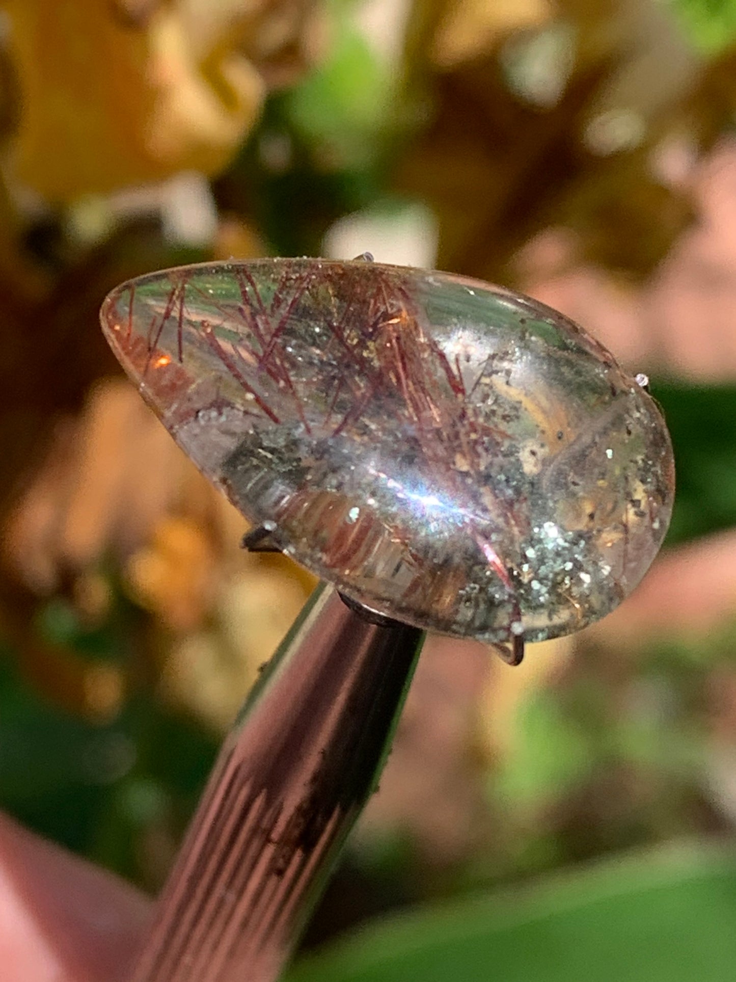 Cristal de roche 'Lodolite', cabochon de 22mm x16 x 7 - 15 carats. Parfait en bijouterie, collection ,exposition, etc