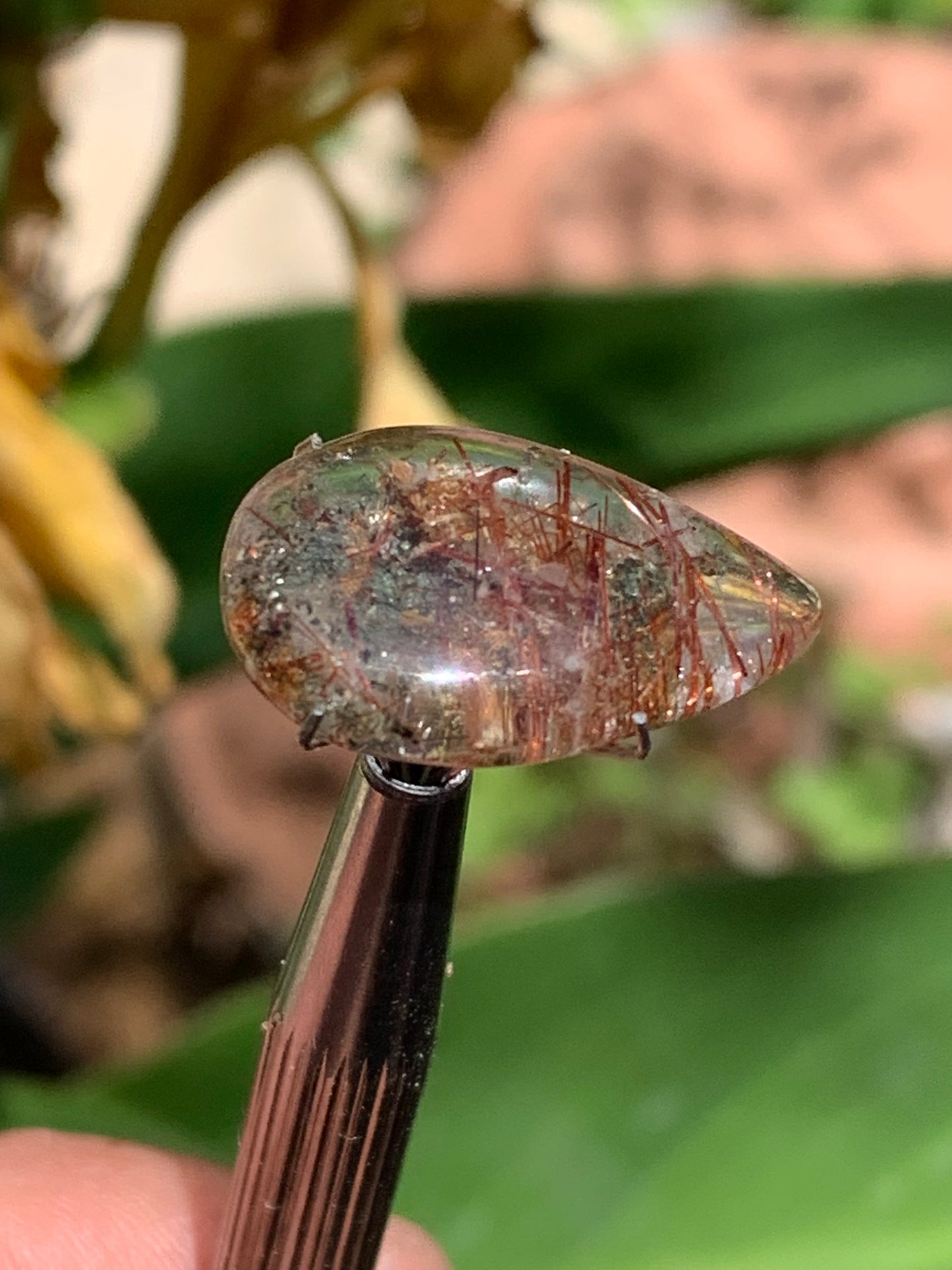 Cristal de roche 'Lodolite', cabochon de 22mm x16 x 7 - 15 carats. Parfait en bijouterie, collection ,exposition, etc