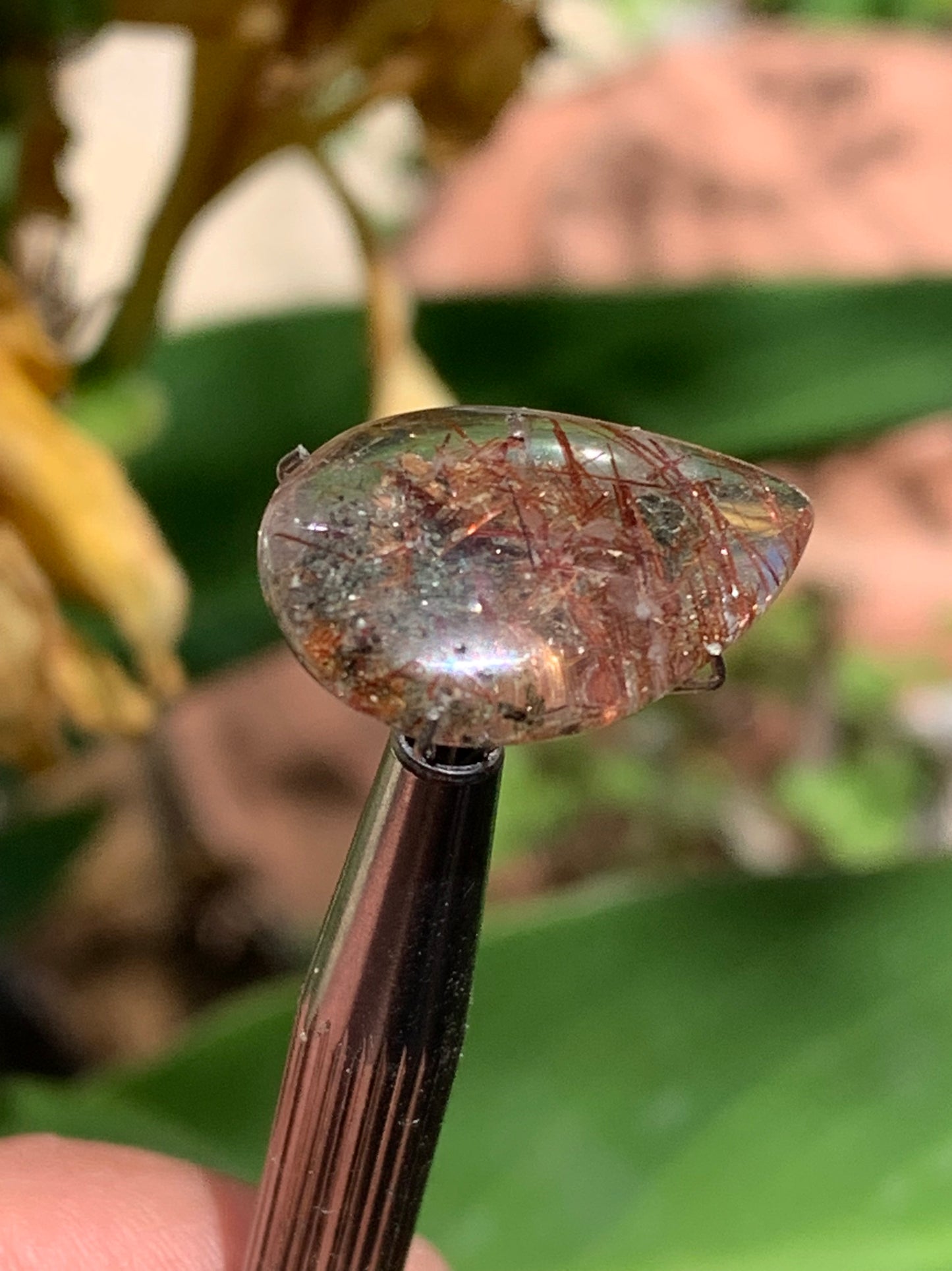 Cristal de roche 'Lodolite', cabochon de 22mm x16 x 7 - 15 carats. Parfait en bijouterie, collection ,exposition, etc