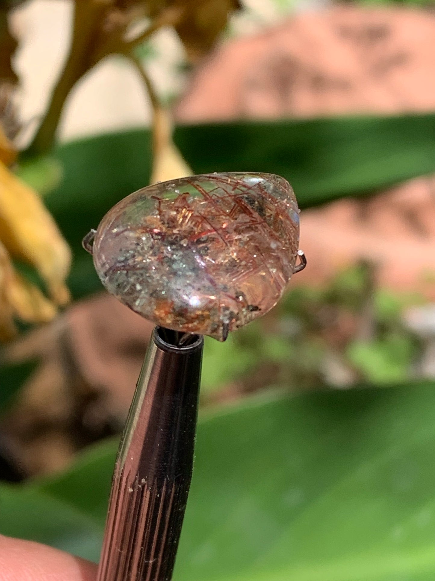 Cristal de roche 'Lodolite', cabochon de 22mm x16 x 7 - 15 carats. Parfait en bijouterie, collection ,exposition, etc
