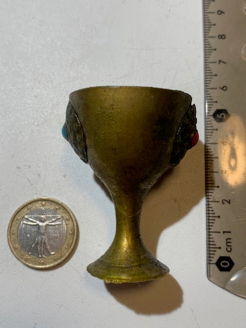Coupe en laiton avec sertissage de turquoise et corail – 5 cm × 4 cm – 31,2 grammes