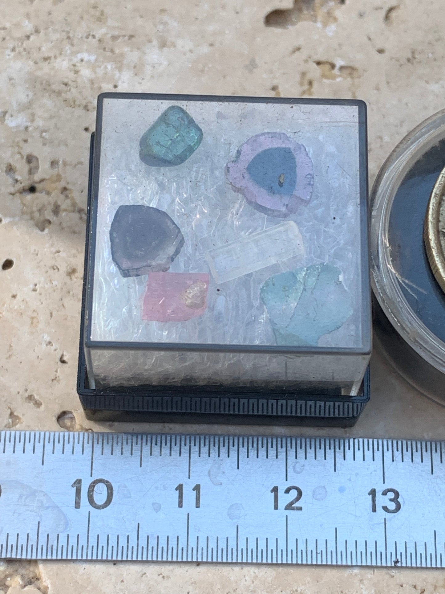 Tourmaline, coffret collection de 6 pièces de 7mm x7 x2 environ - 6,5 carats. Parfait en bijouterie, collection ,exposition...