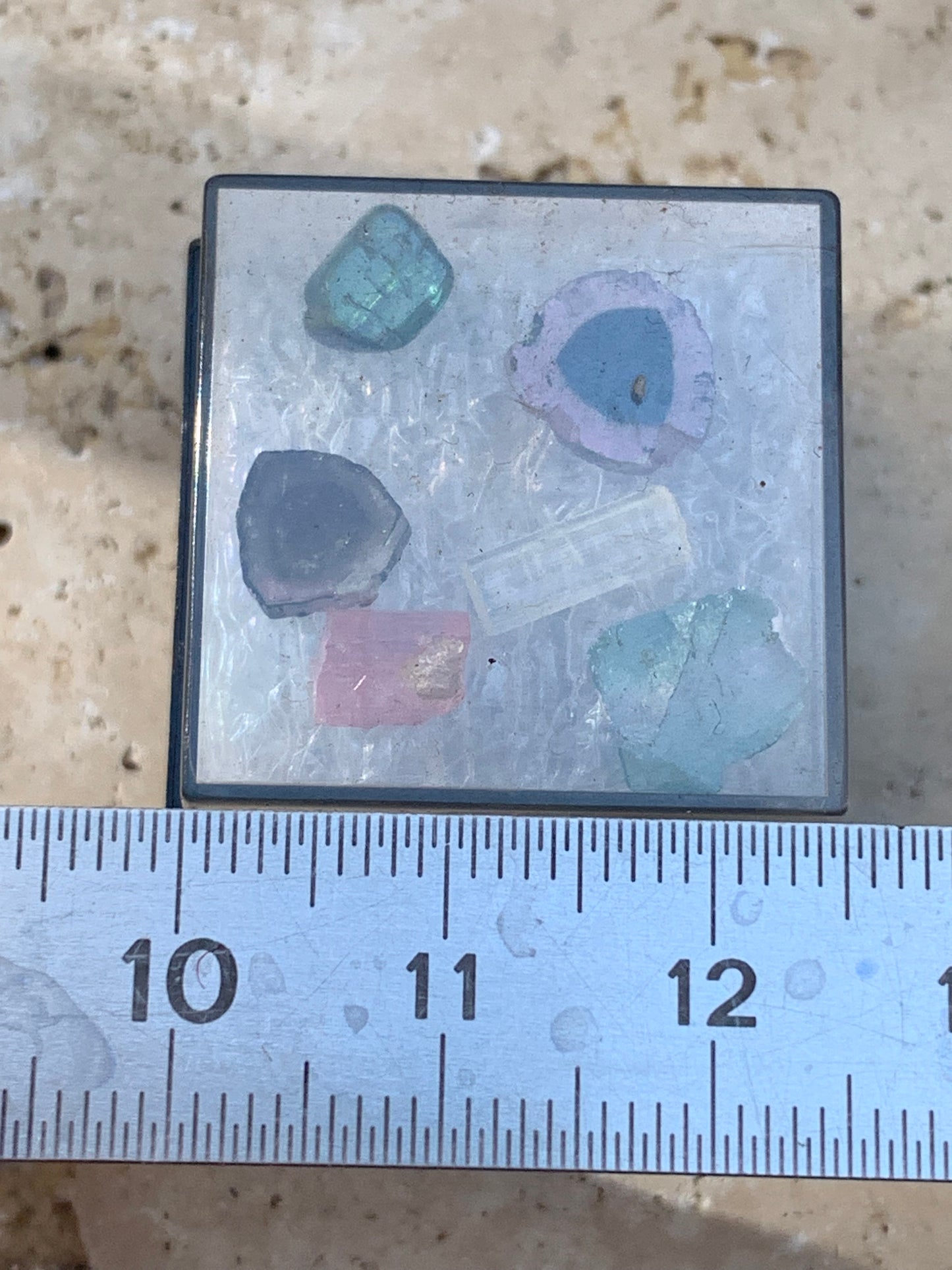 Tourmaline, coffret collection de 6 pièces de 7mm x7 x2 environ - 6,5 carats. Parfait en bijouterie, collection ,exposition...