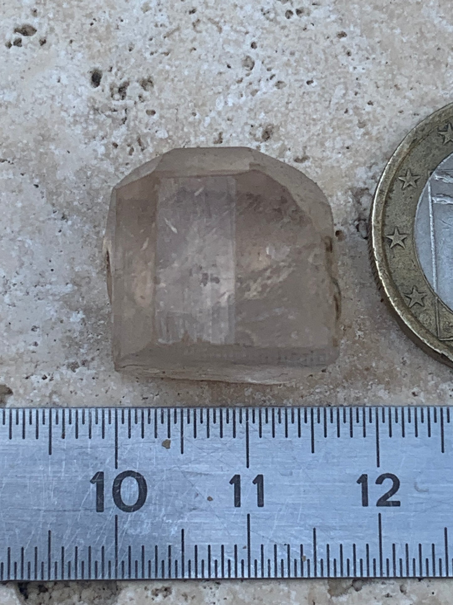 Topaze Impériale, superbe cristal naturel de 21mm x18 x12 - 11 grammes/ 55 carats. Belle pièce de collection, unique et assez rare sur le marché !