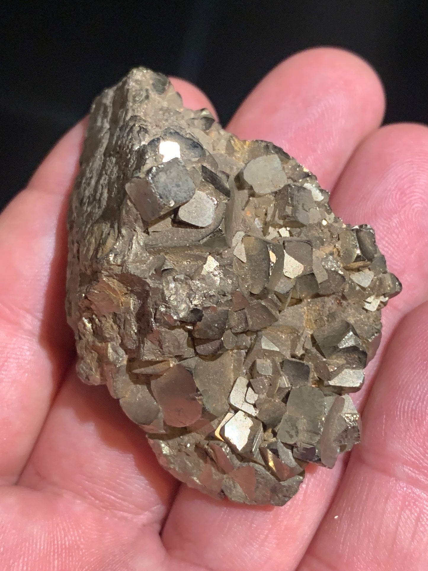 Pyrite, spécimen brut de 62 x 43 x 34 millimètres - 111,1 grammes
