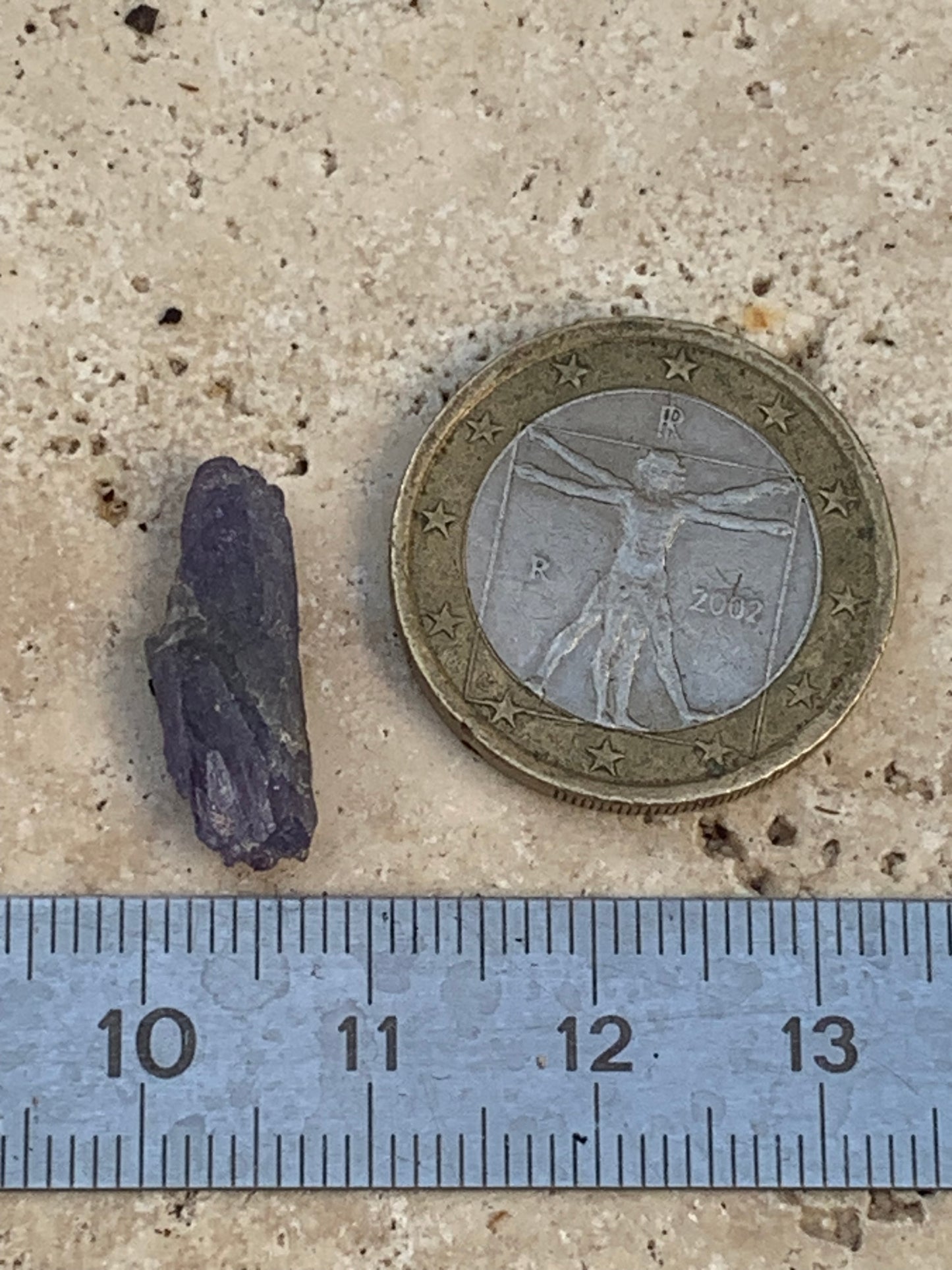 Tanzanite, spécimen brut de 20mm x8 x5 - 1 gramme. Parfait en collection, bijouterie, exposition...