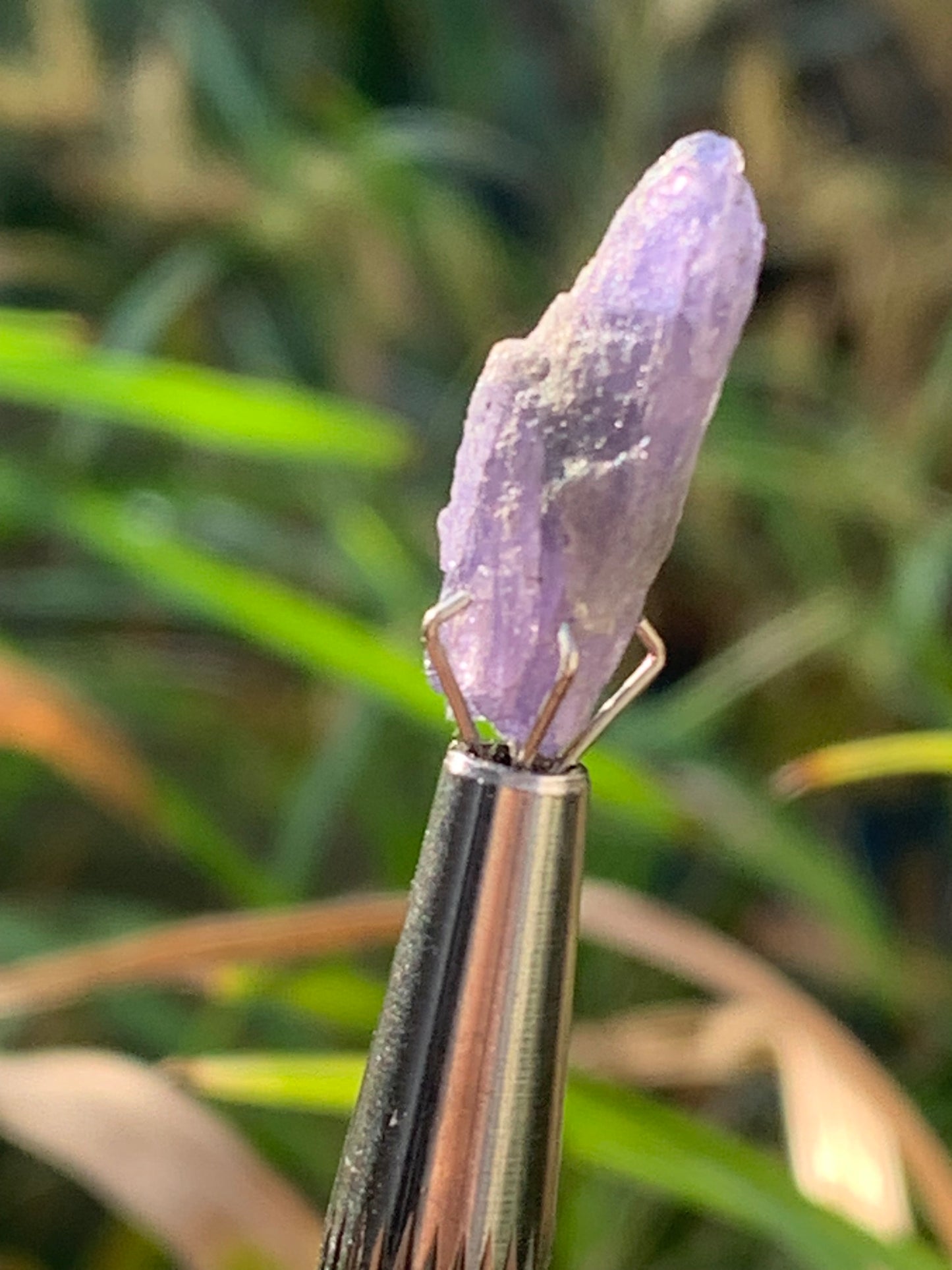 Tanzanite, spécimen brut de 20mm x8 x5 - 1 gramme. Parfait en collection, bijouterie, exposition...