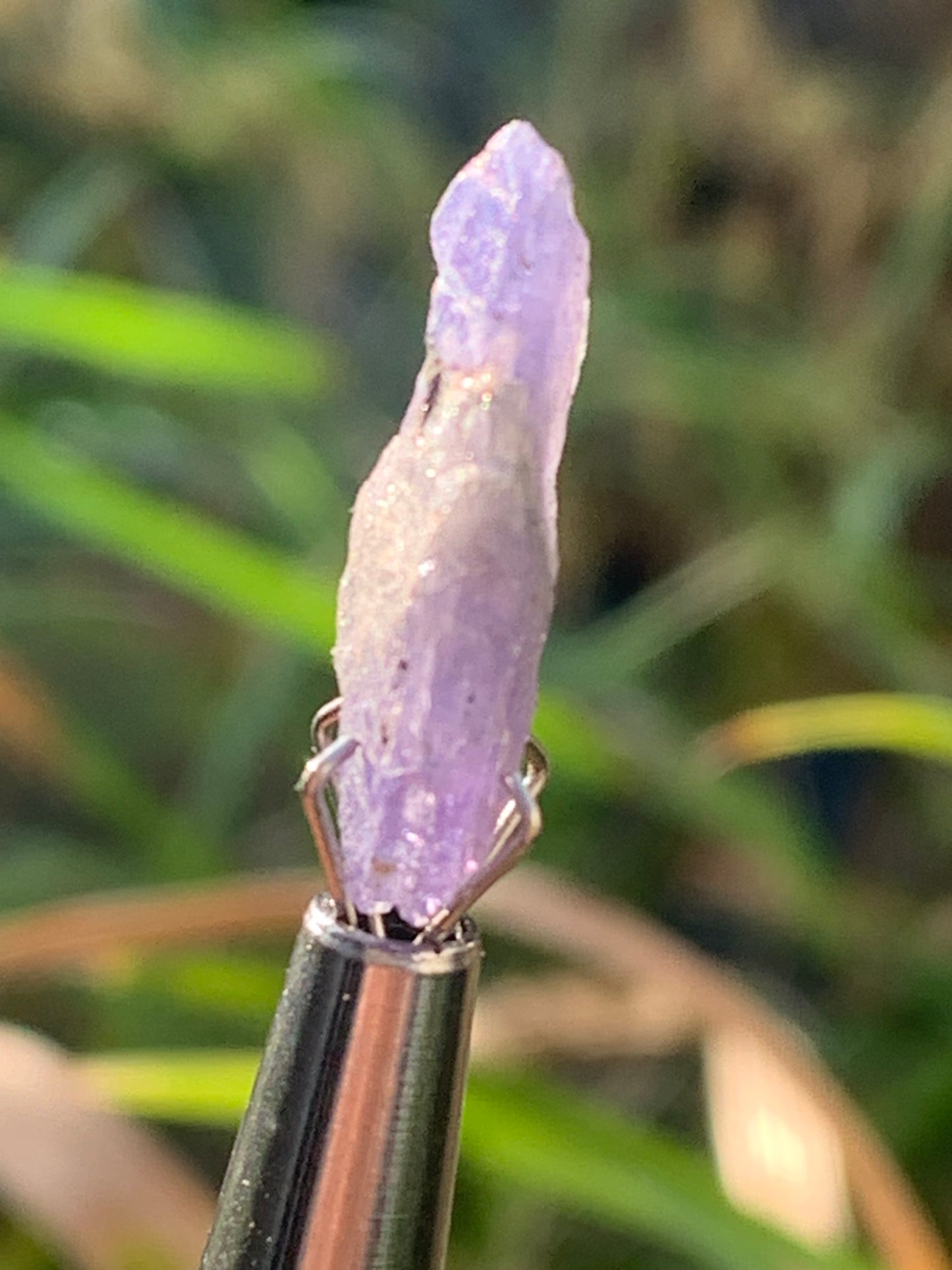 Tanzanite, spécimen brut de 20mm x8 x5 - 1 gramme. Parfait en collection, bijouterie, exposition...
