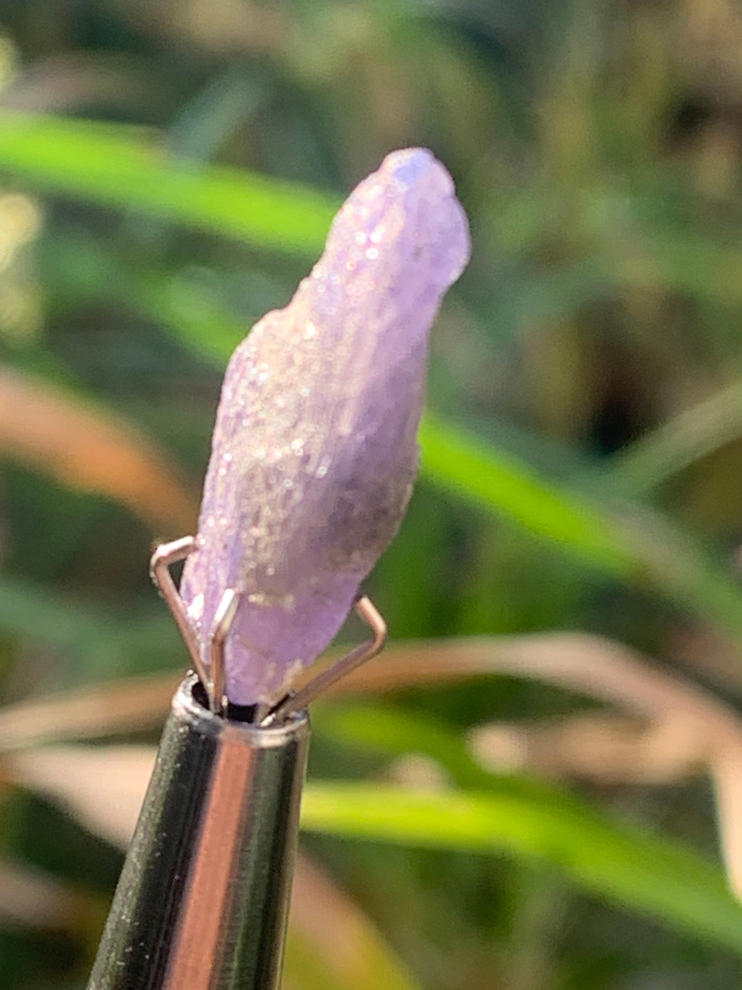 Tanzanite, spécimen brut de 20mm x8 x5 - 1 gramme. Parfait en collection, bijouterie, exposition...