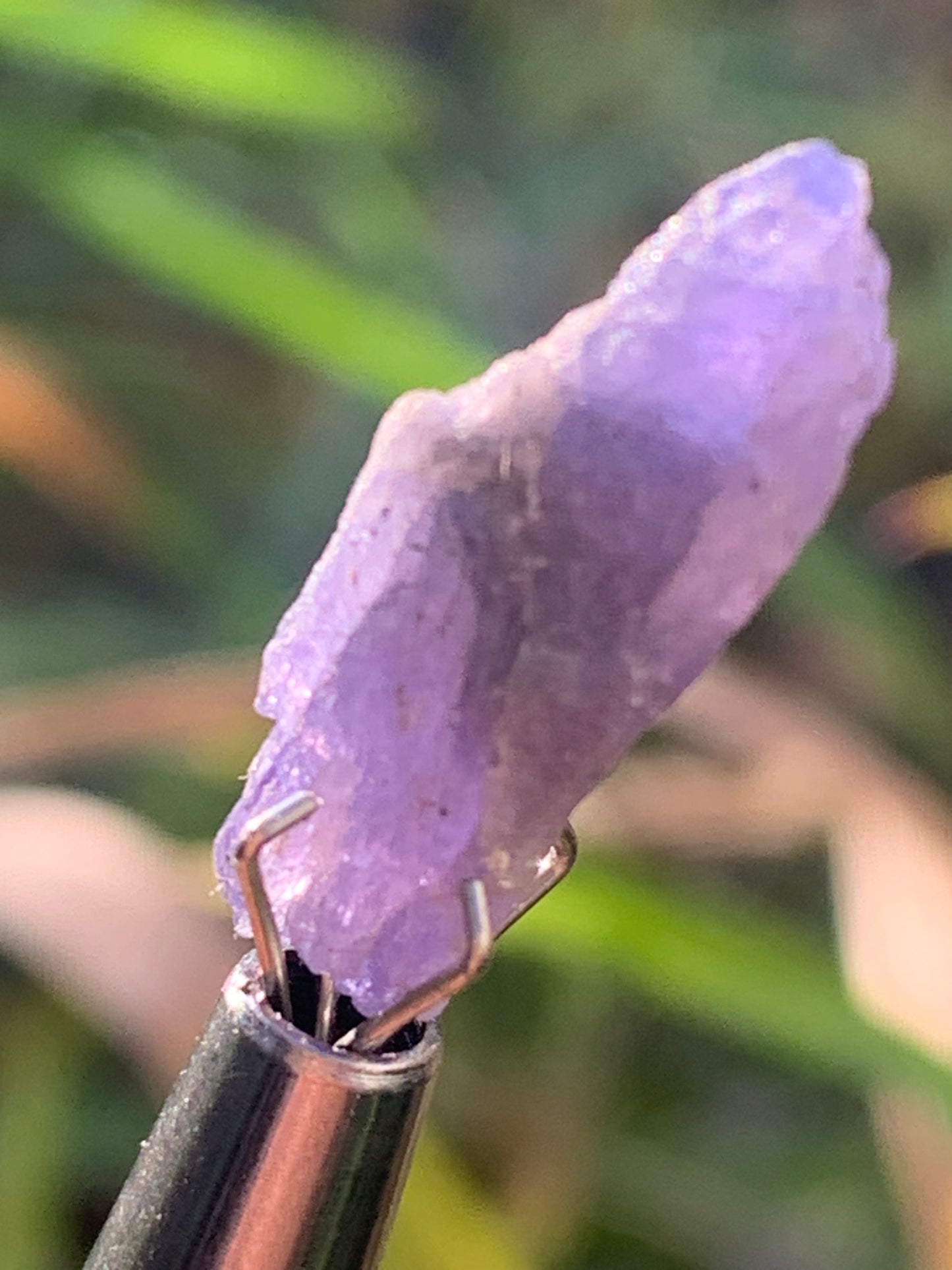 Tanzanite, spécimen brut de 20mm x8 x5 - 1 gramme. Parfait en collection, bijouterie, exposition...