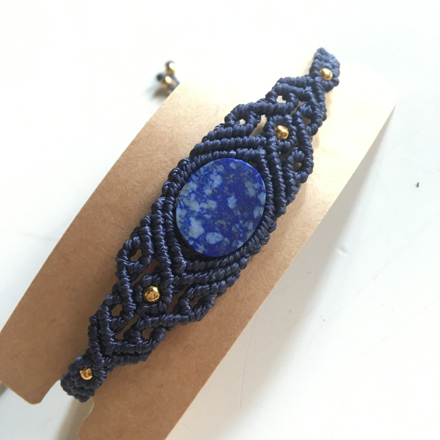 🧵 Bracelet fait main en coton tressé et pierre naturelle en lapis lazuli – Création unique Créatipik