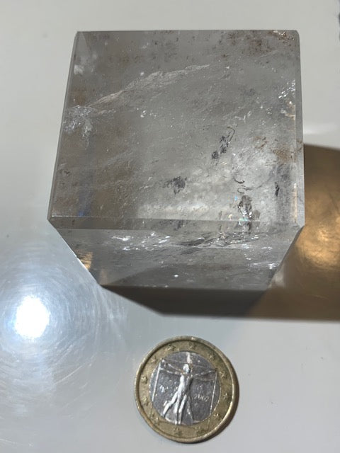 Cube en cristal de roche, un des 5 Solides de Platon - 43 mm/ 223,6 gr. - Qualité A à AAA