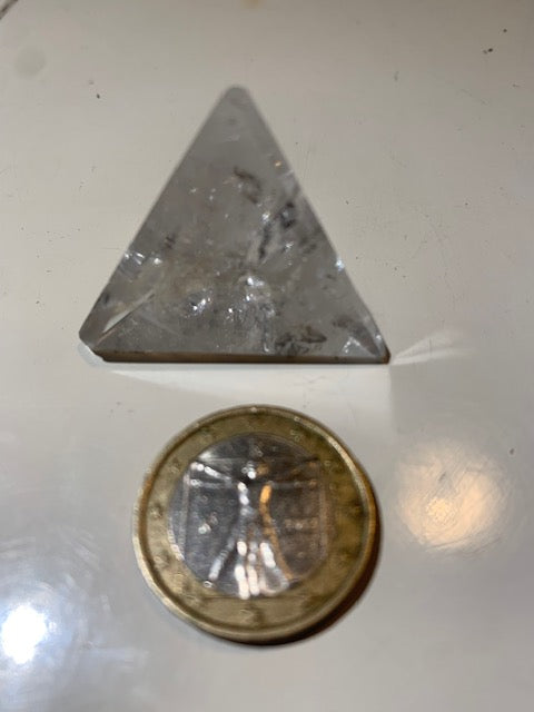 Tétraèdre en cristal de roche, un des 5 Solides de Platon - 36 mm/ 19,7 gr. - Qualité A à AAA