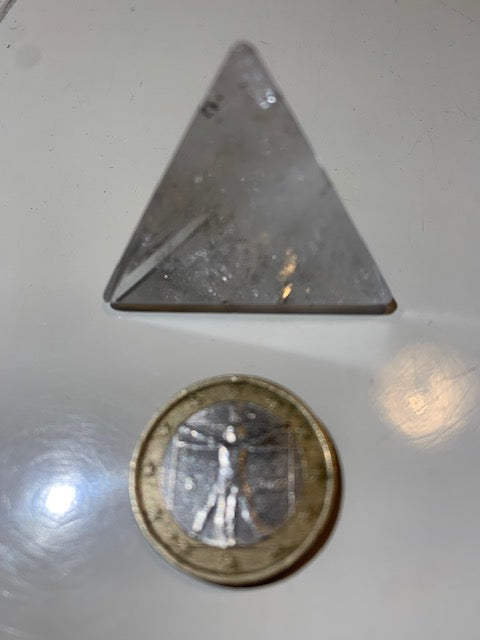 Tétraèdre en cristal de roche, un des 5 Solides de Platon - 39 mm/ 24 gr. - Qualité A à AAA