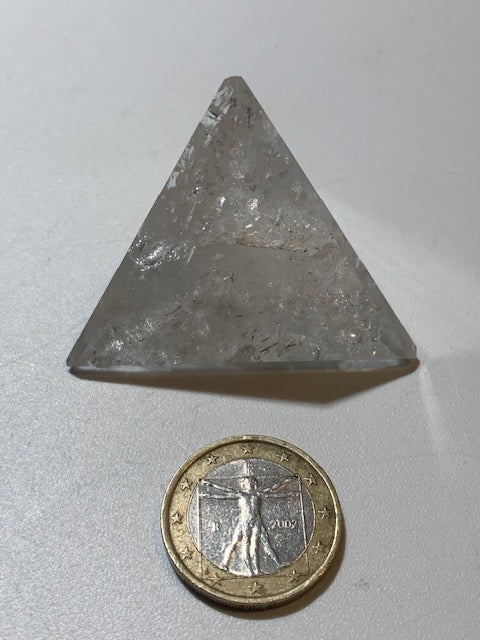 Tétraèdre en cristal de roche, un des 5 Solides de Platon - 50 mm/ 50,1 gr. - Qualité A à AAA