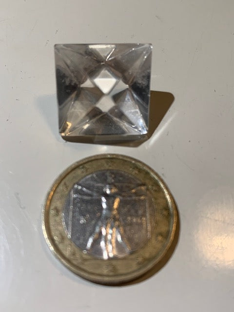 Octaèdre en cristal de roche, un des 5 Solides de Platon - ± 18 mm/ 6,4 gr. - Qualité A à AAA