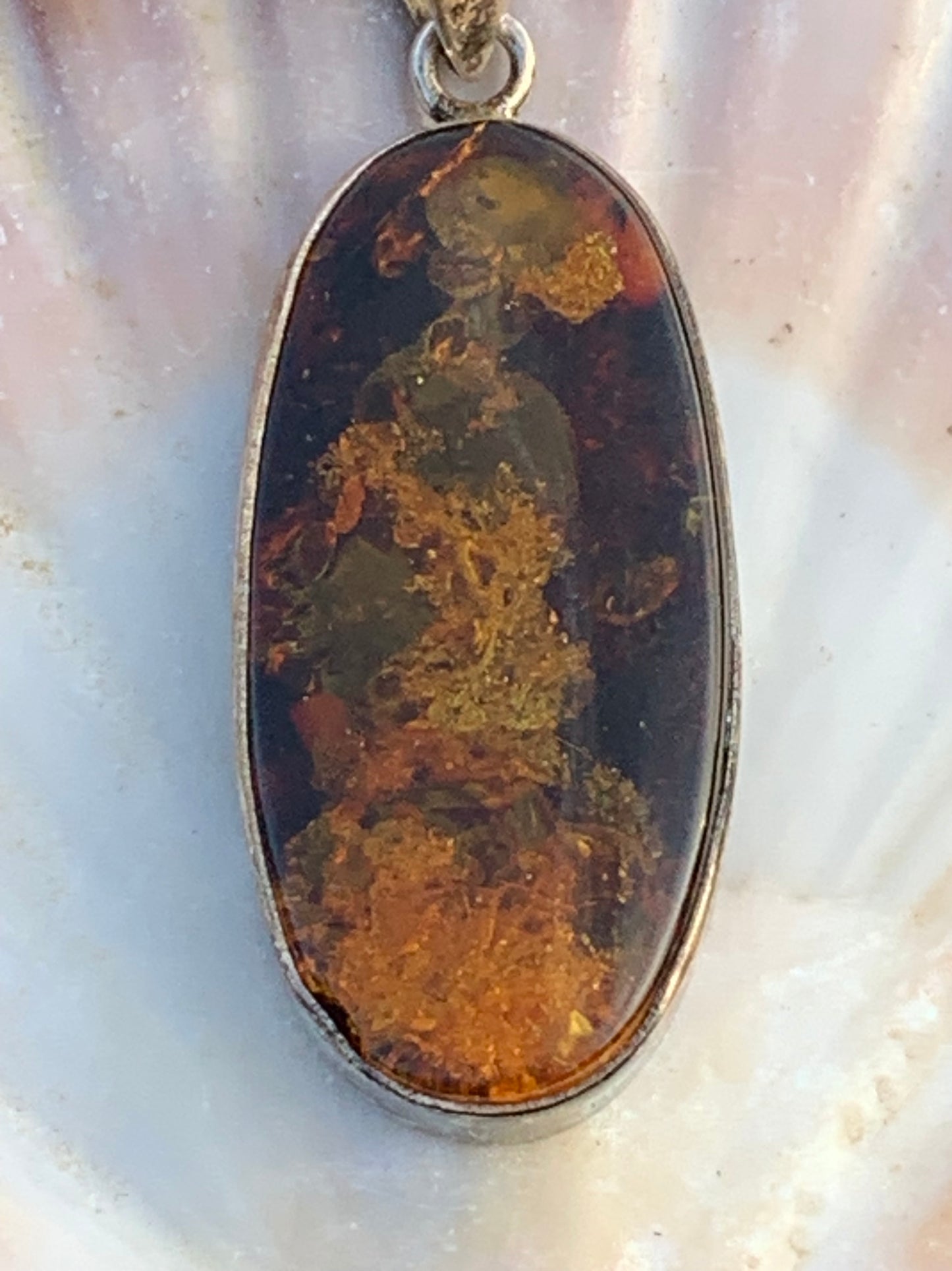 Ambre, pendentif en Argent de 52 x 18 x6 mm / 6,3 grammes, vendu avec cordon noir coulissant de 40 à 70 cm !