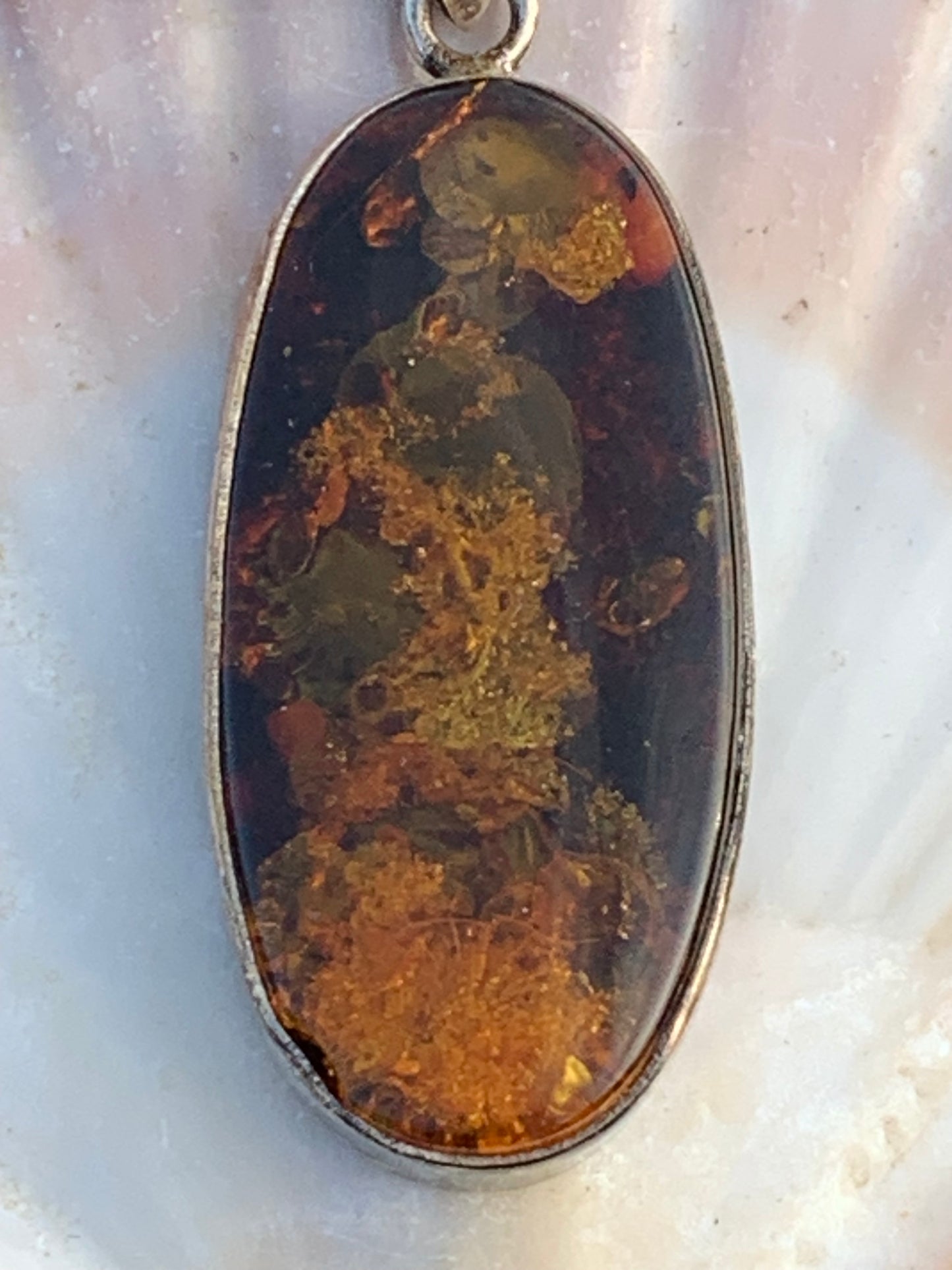 Ambre, pendentif en Argent de 52 x 18 x6 mm / 6,3 grammes, vendu avec cordon noir coulissant de 40 à 70 cm !