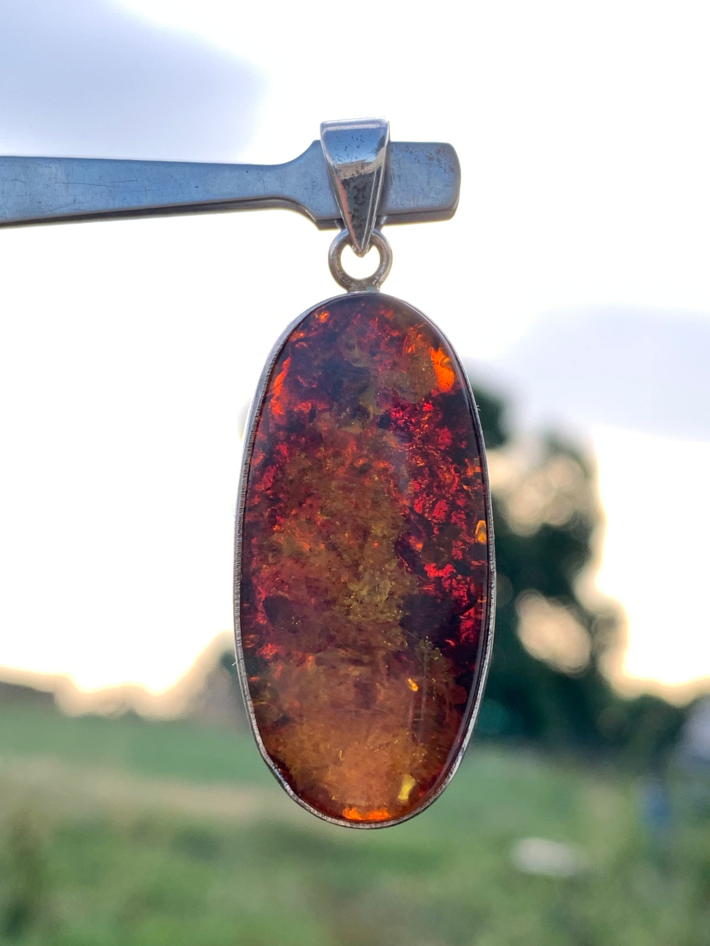 Ambre, pendentif en Argent de 52 x 18 x6 mm / 6,3 grammes, vendu avec cordon noir coulissant de 40 à 70 cm !