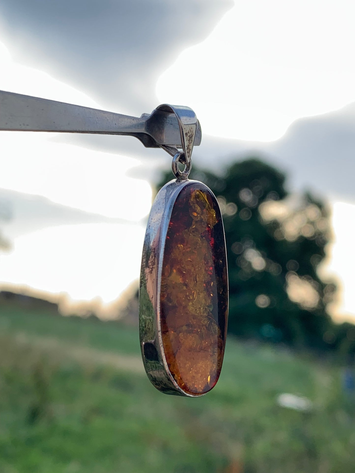 Ambre, pendentif en Argent de 52 x 18 x6 mm / 6,3 grammes, vendu avec cordon noir coulissant de 40 à 70 cm !