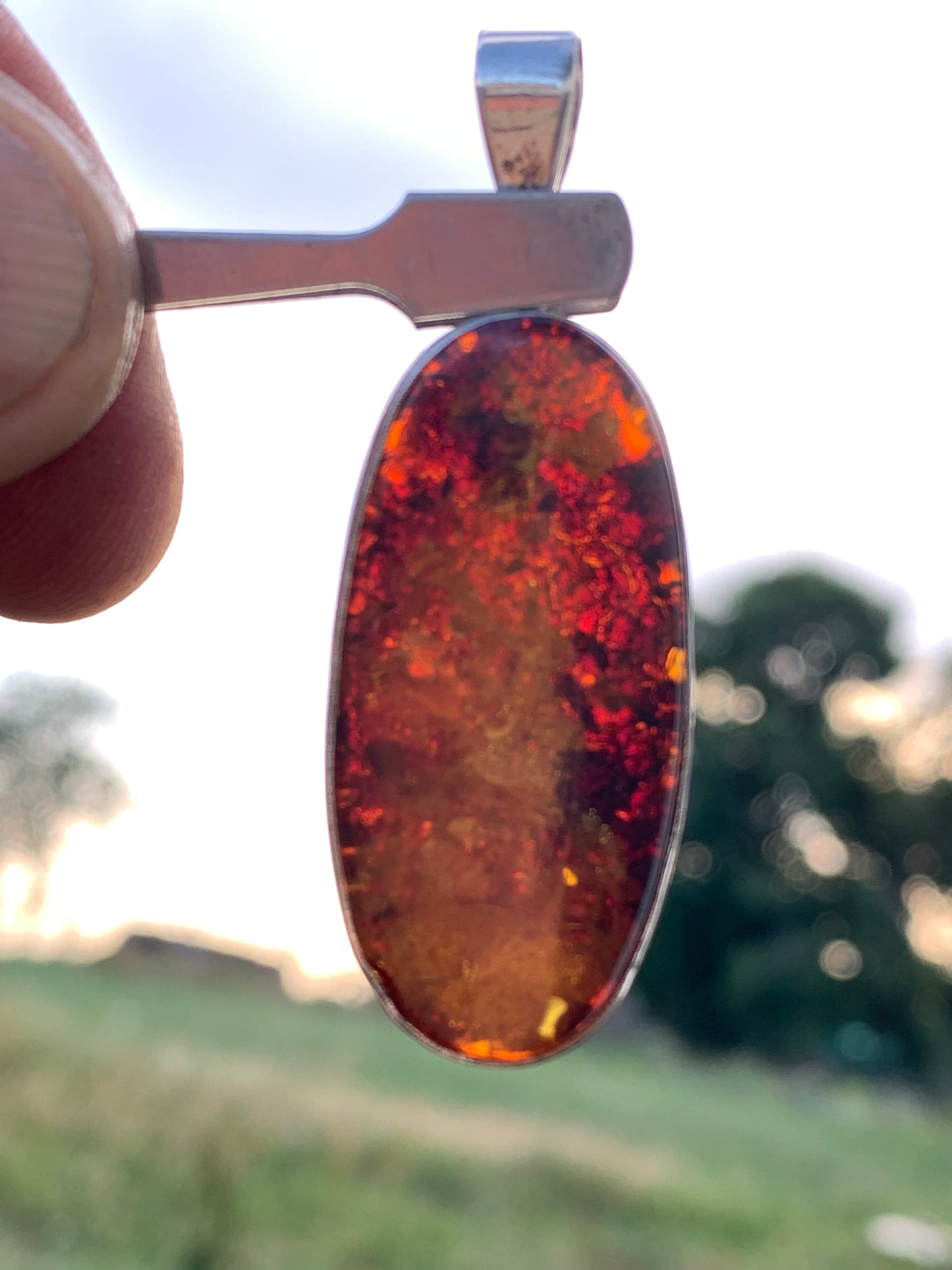 Ambre, pendentif en Argent de 52 x 18 x6 mm / 6,3 grammes, vendu avec cordon noir coulissant de 40 à 70 cm !