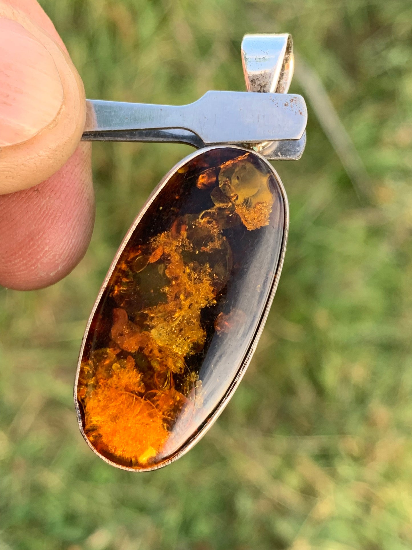 Ambre, pendentif en Argent de 52 x 18 x6 mm / 6,3 grammes, vendu avec cordon noir coulissant de 40 à 70 cm !
