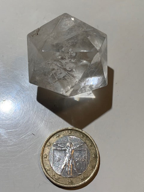 Icosaèdre en cristal de roche, un des 5 Solides de Platon - ± 37 mm/ 44,6 gr. - Qualité A à AAA