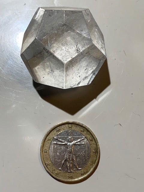 Dodécaèdre en cristal de roche, un des 5 Solides de Platon - 32 mm/ 36,2 gr. - Qualité A à AAA