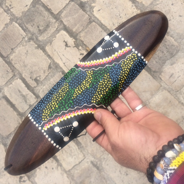 Bullroarer / Rhombe d’Australie – Bois artisanal 30-45 cm, son puissant audible jusqu’à 50 km dans le bush !