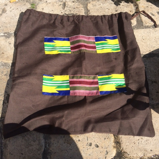 TAMBOUR A EAU/ WATER DRUM du Ghana, Ø 30, 40 ou 50cm x 17 à 20cm de hauteur, vendu avec 2 baguettes et housse. Magnifiques sonorités !