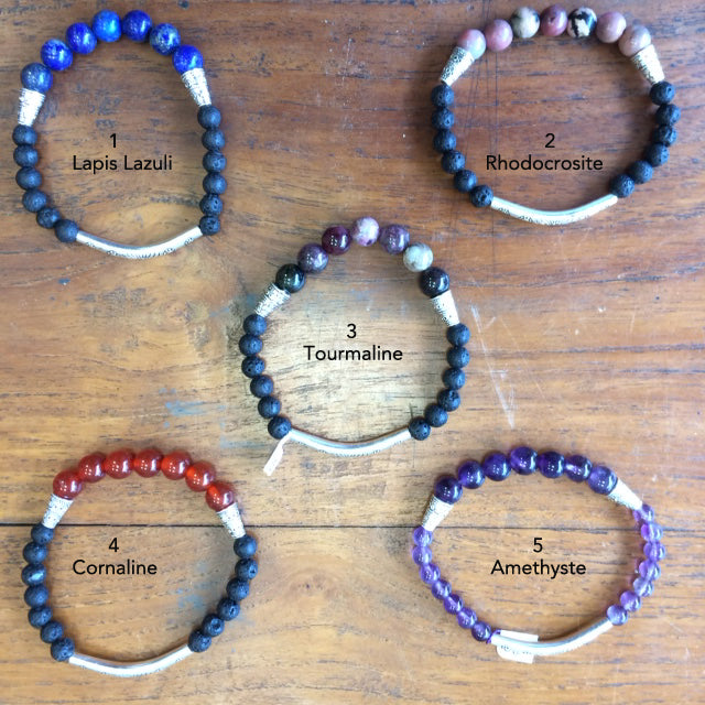 Bracelet Collection 'Ethnique', perles de lave 8 mm + 7 semi-précieuses, longueur 17-21 cm, fait main par Zen C° !