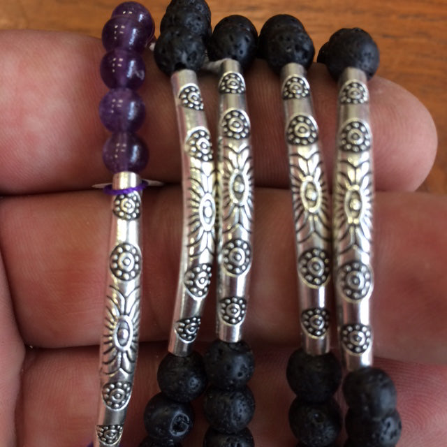Bracelet Collection 'Ethnique', perles de lave 8 mm + 7 semi-précieuses, longueur 17-21 cm, fait main par Zen C° !