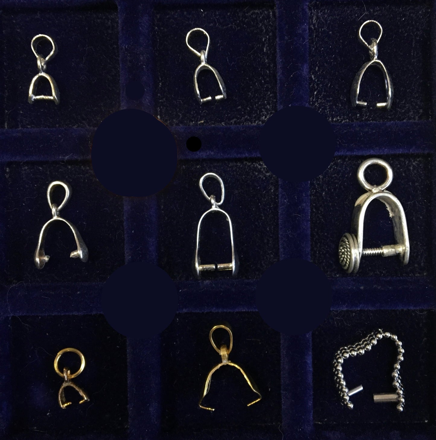 Sélection de bélières pour pierres percées (cabochons, perles...). De 5 à 15 millimètres... Très bonne qualité, parfait pour adapter vos pierres préférées ! Finition Argent, doré ou argenté ! 