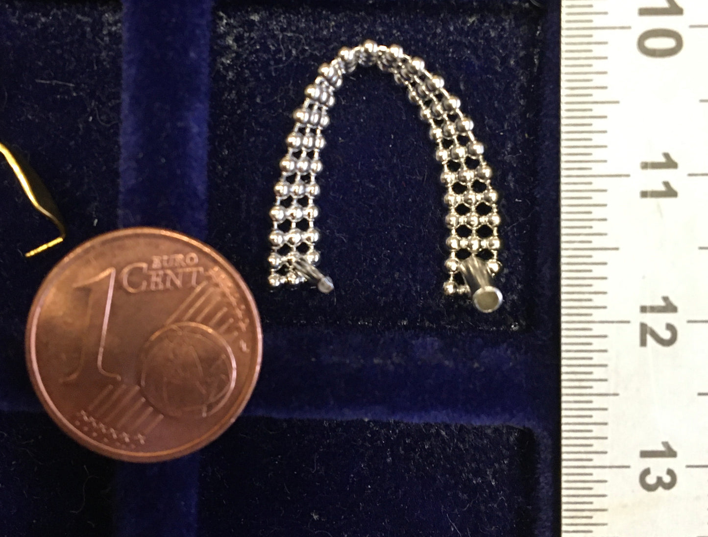 Sélection de bélières pour pierres percées (cabochons, perles...). De 5 à 15 millimètres... Très bonne qualité, parfait pour adapter vos pierres préférées ! Finition Argent, doré ou argenté ! 