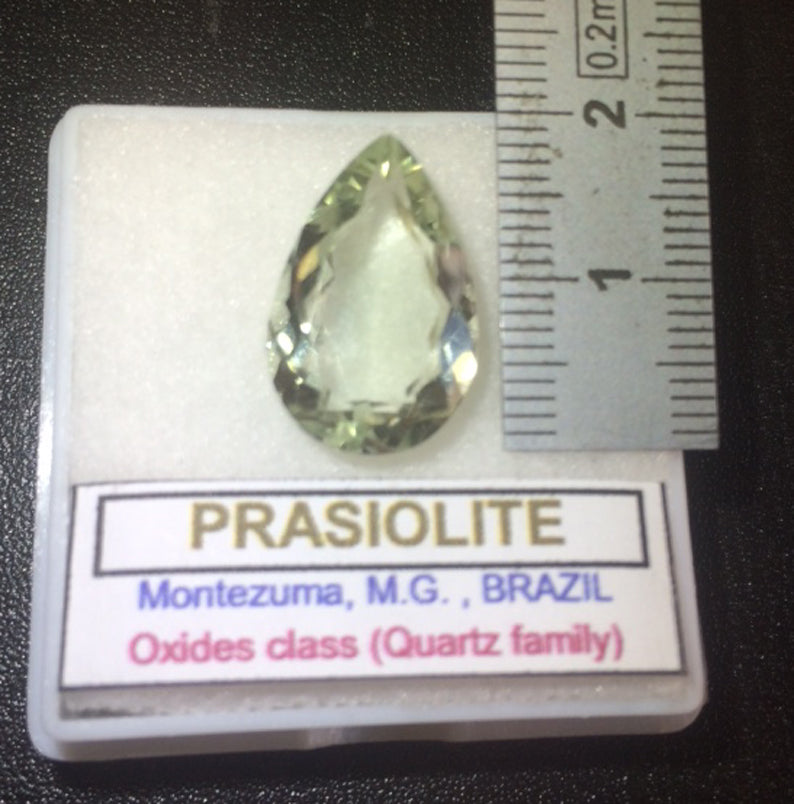 Prasiolite/ Améthyste verte, pierre taillée de 18mm x 12 x 7 - 8,5 carats. Parfait en bijouterie, collection ,exposition...