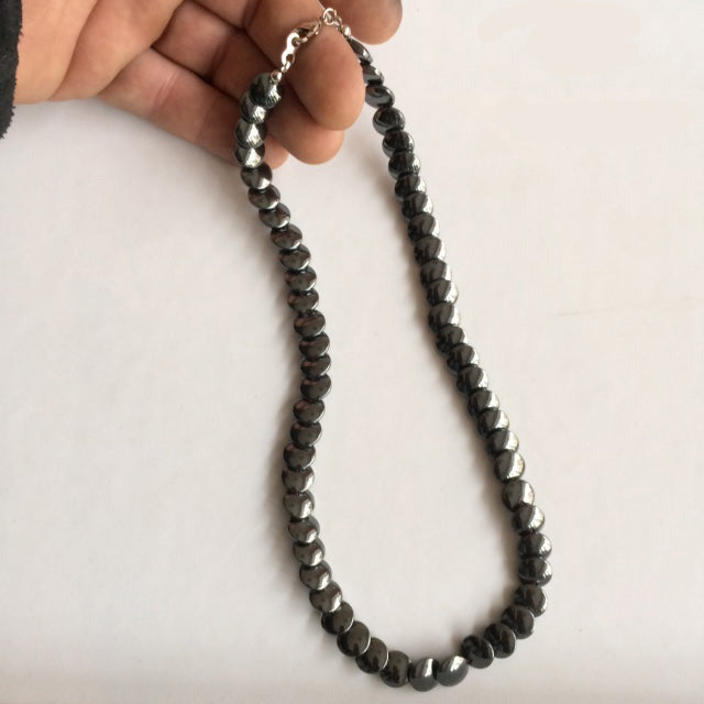 Hématite, collier en perles 'Pastille' de 10x2 mm. 3 finitions au choix pour le fermoir, Argent, laiton doré ou argenté !