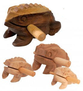 Guiro en bois en forme de grenouille. 3 tailles au choix : de 6 à 20 cm. Livré avec bâton !