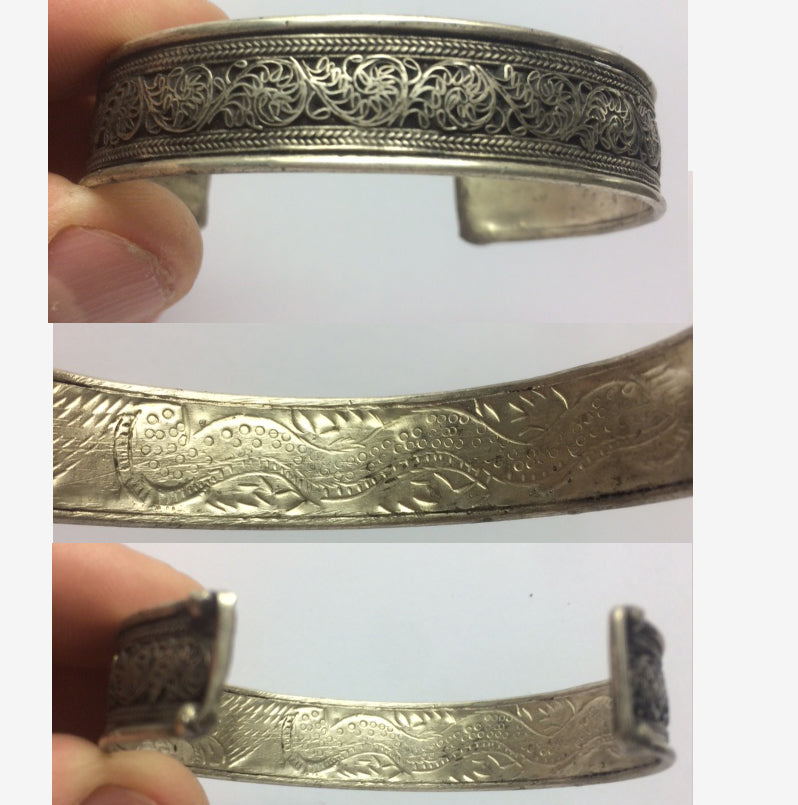 Bracelet manchette en laiton argenté, gravé d’un Mantra bouddhiste ou de motifs fantaisie – Élégant et spirituel !