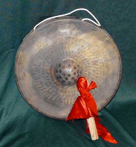 Gong ancien du Viet-Nam, Ø 35 centimètres x 8 . vendu avec maillet avec ou sans support en bois !