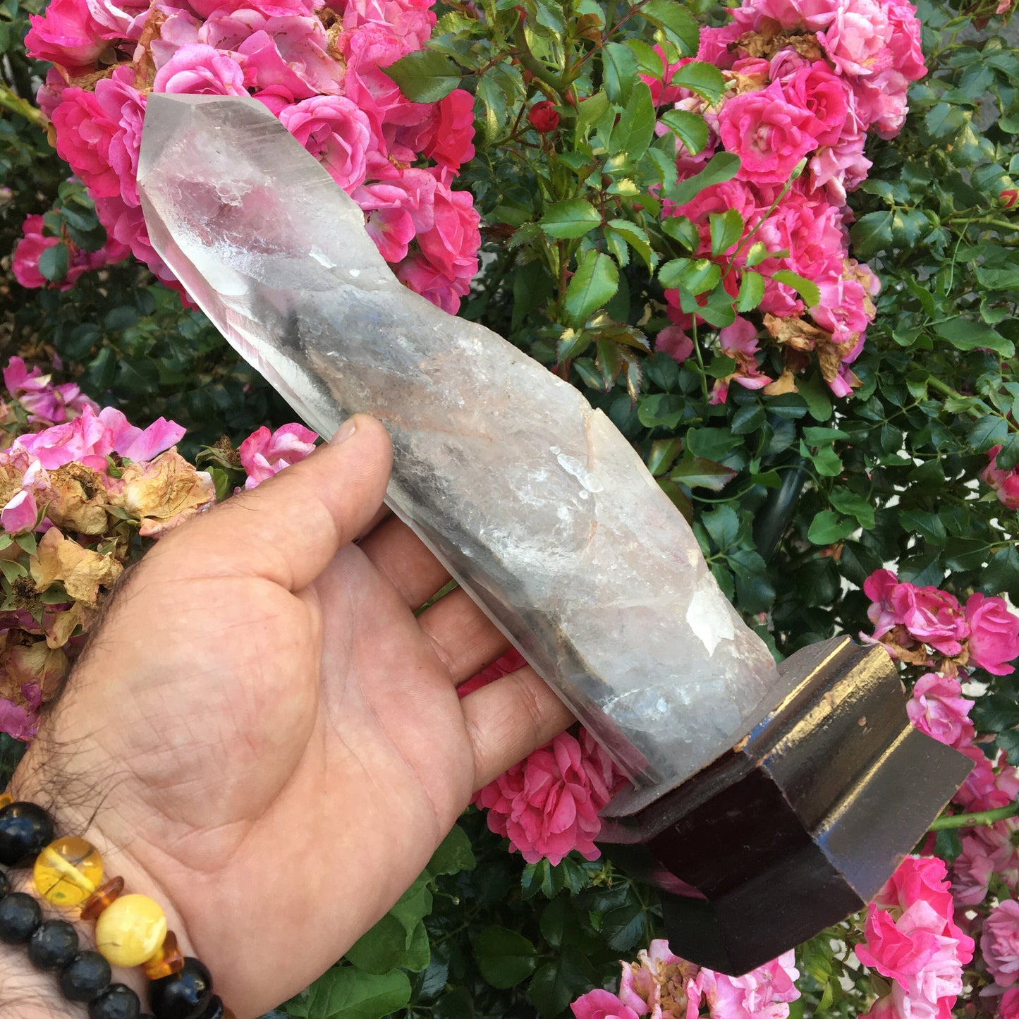 Quartz/ Cristal de roche 'Fantôme', pièce naturelle sur socle en bois, 20 cm de hauteur x 5 de diamètre - 830 grammes. Magnifique spécimen et très puissant !