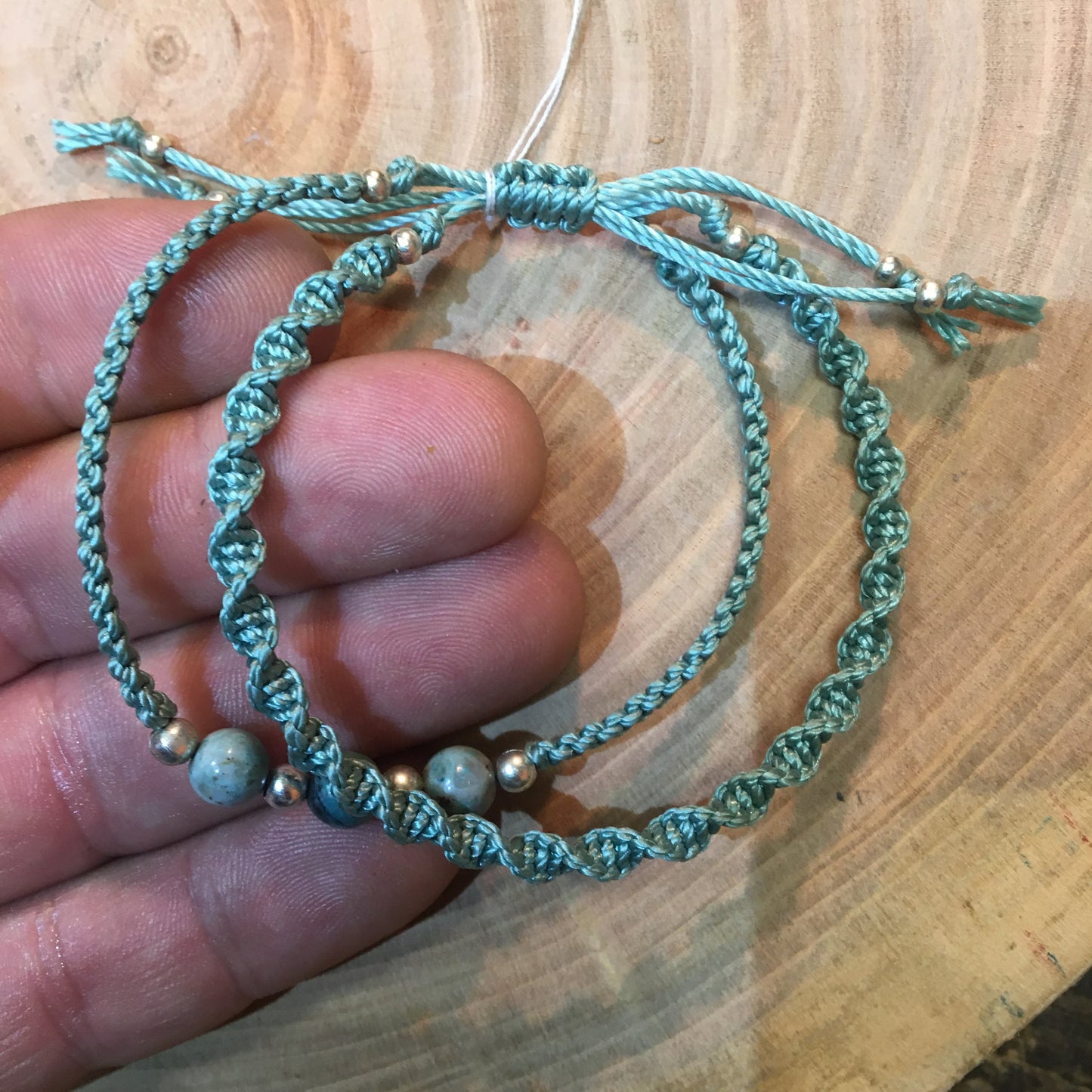 đ§” Bracelet fait main en coton tressĂ© et pierre naturelle â CrĂ©ation unique CrĂ©atipik