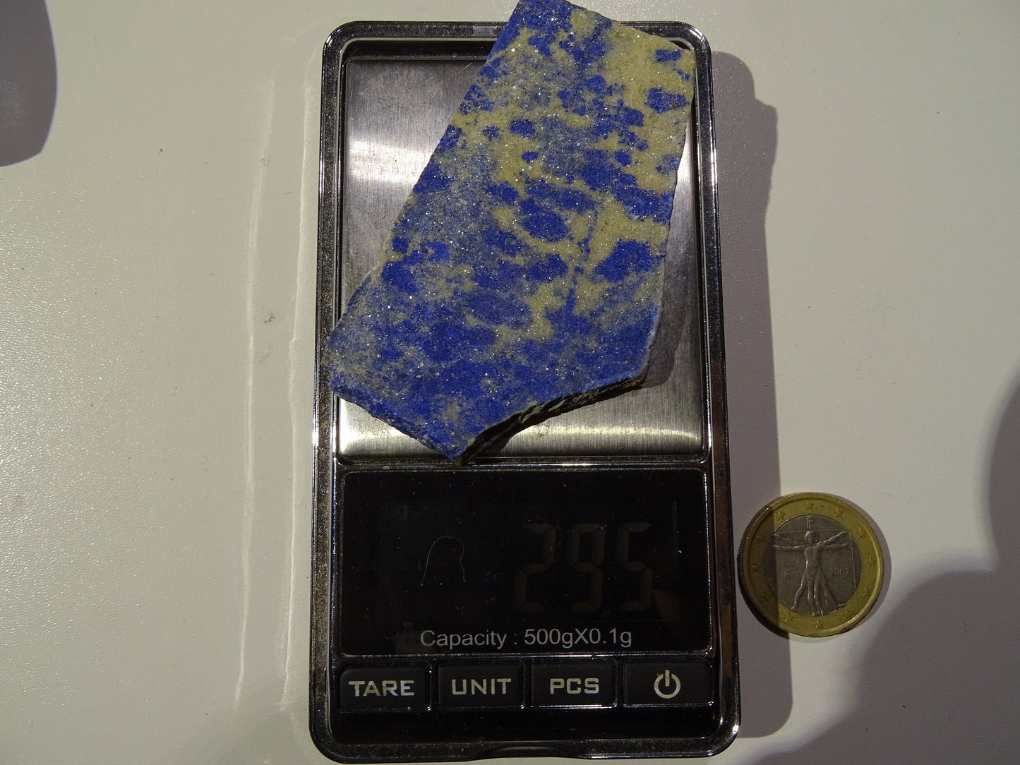 Lapis lazuli, tranche brute et natruelle de 70 x 42 x 5 mm - 29,5 grammes. Un bleu envoûtant et fascinant, pierre des pharaons !