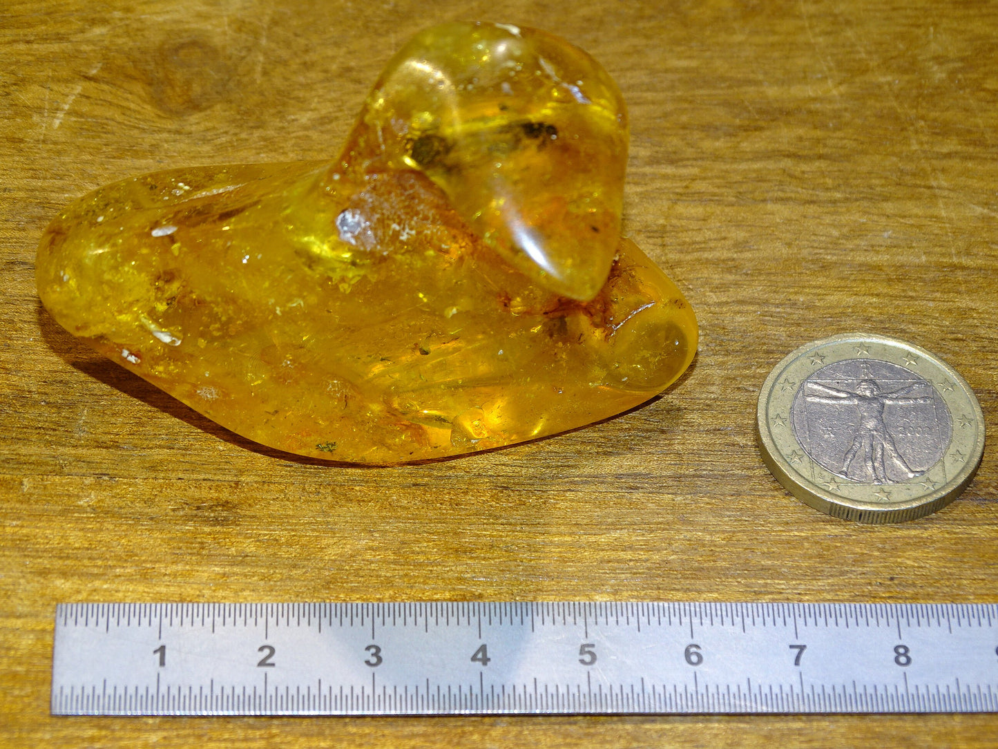 Ambre de la mer Baltique, 65mm x 48 x 27 - 31,2 grammes. Très belle qualité, superbe pièce de belle taille avec inclusions !