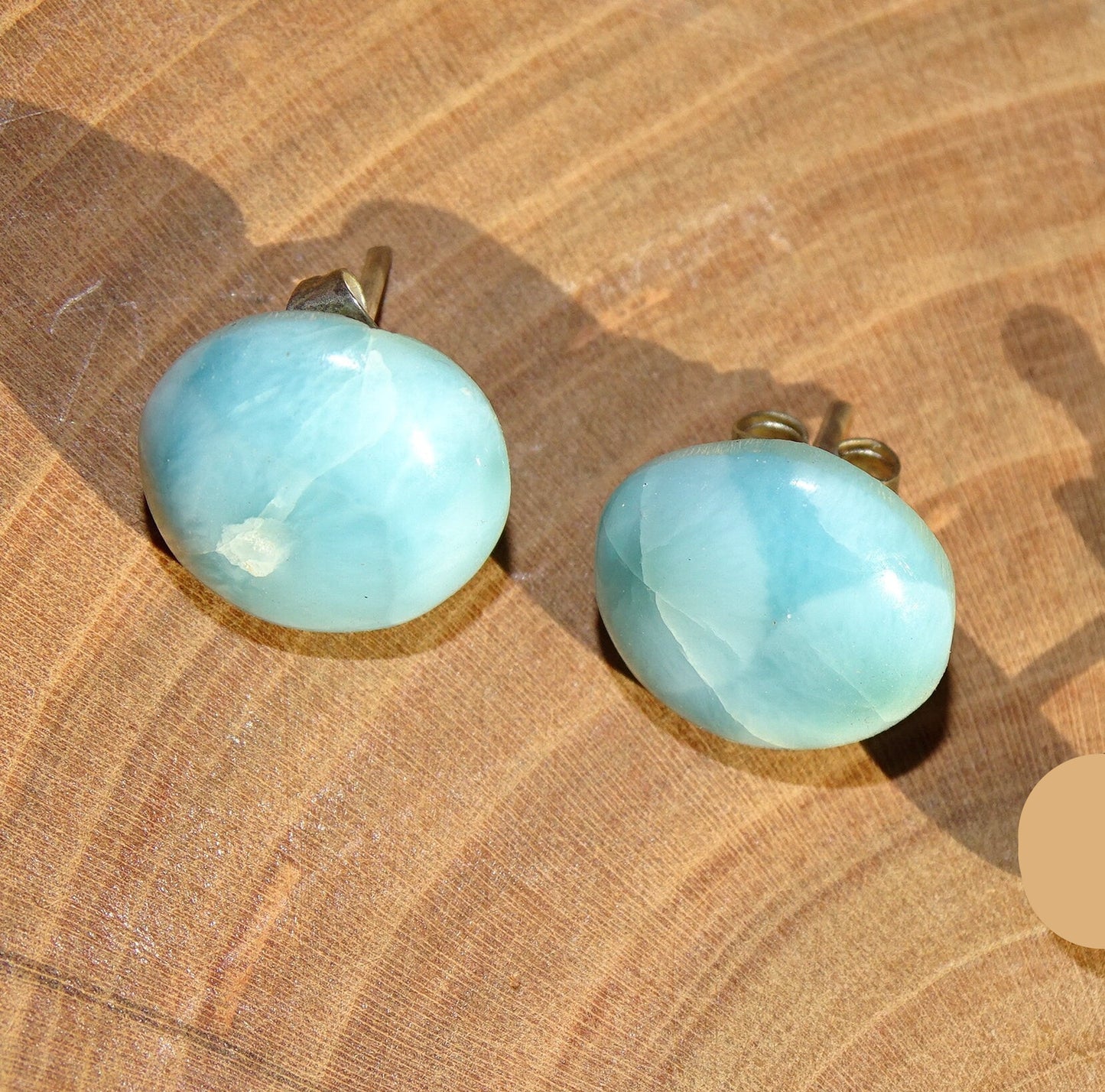 Puces/ Clous/ Boucles d'oreilles en 'Larimar' de république Dominicaine, qualité AA à AAA. Finition Argent 0.925, parfait !