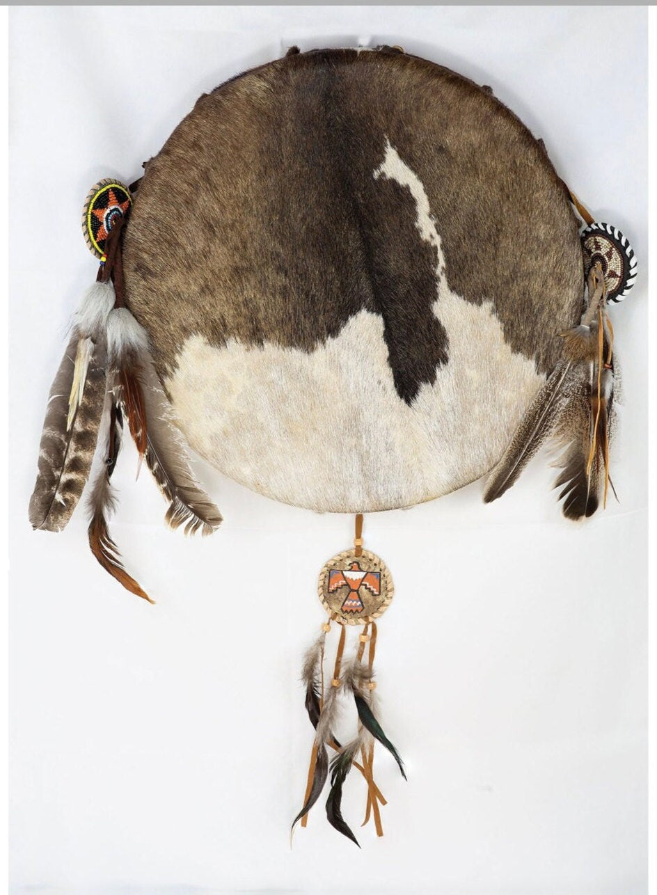 Plume de dinde avec ou sans Mandala en perle ou cuir, de 19 à 30cm, décorée et enveloppée de lanières de cuir, clair ou foncé !