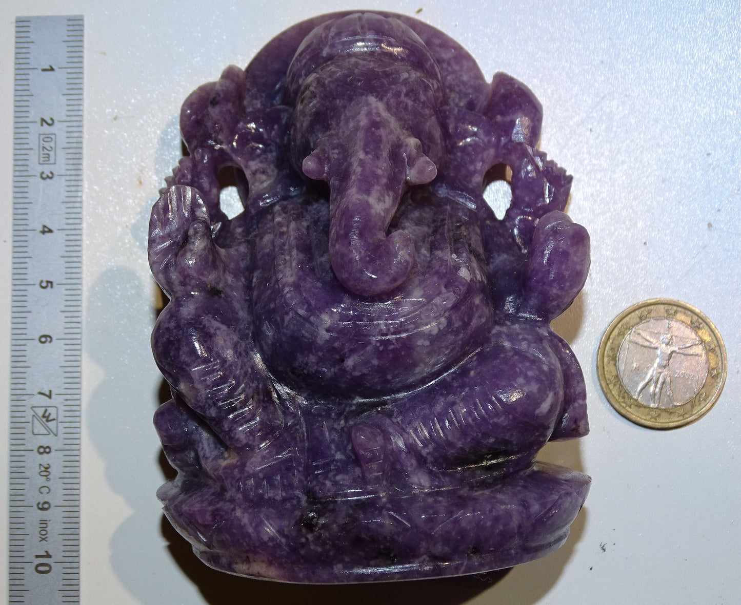 Ganesh en pierre de 'lepidolite' fait main, taille de 100 millimètres de hauteur x 70 x 48 - 377 grammes. Superbe pièce aux reflets violet magnifique pour 1 divinité Hindouiste éternelle !
